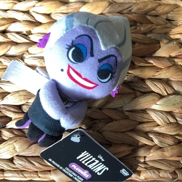 Funko Disney's Villains Plushies: Ursula - Picture 1 of 2